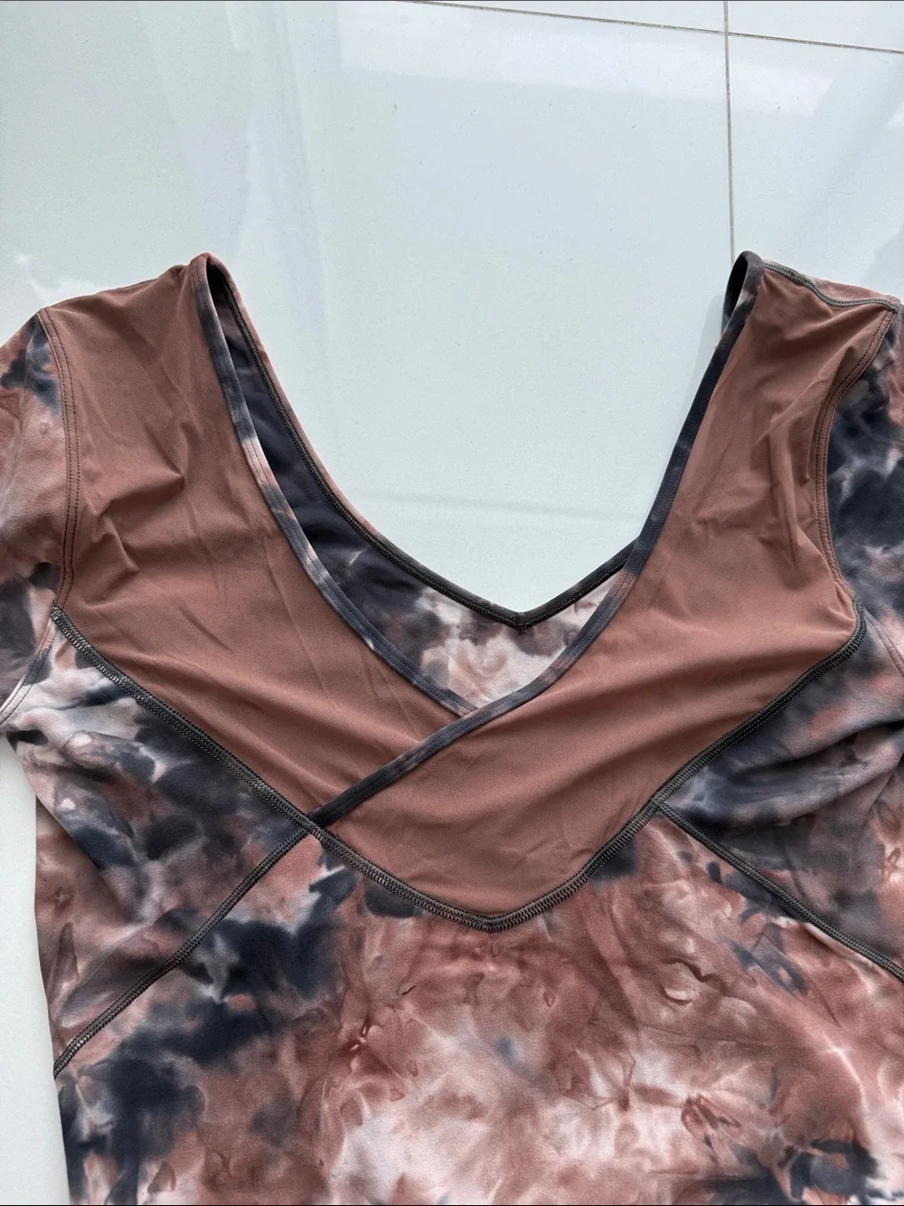lululemon athletica Short Sleeve V-Neck Tie-Dye Top in Brown and Black